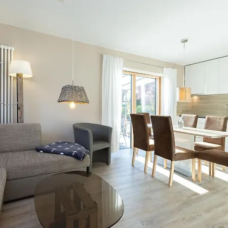 Haus Hanseatenweg 7 * Lenste